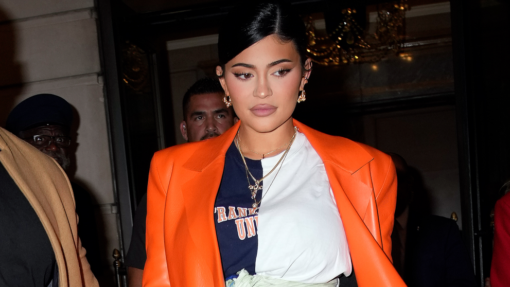 Kylie Jenner, pusă la zid de internauți pentru zborurile cu avionul personal
