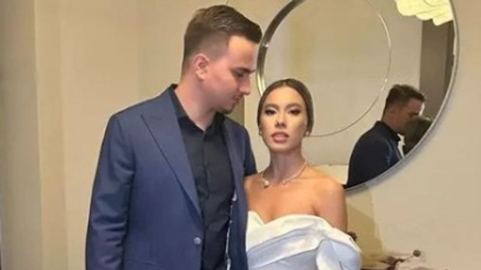 Cum mai arată prima soție a lui Laurențiu Reghecampf. Mariana Pfeiffer a fost prezentă la cununia civilă a fiului lor, Luca Reghecampf