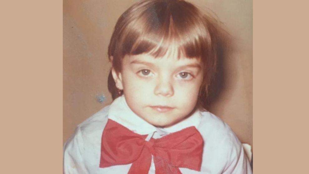 Recunoști fetița adorabilă din imagine? De mică și-a dorit să ajungă pe culmile succesului, iar astăzi este una dintre cele mai talentate și îndrăgite actrițe din România