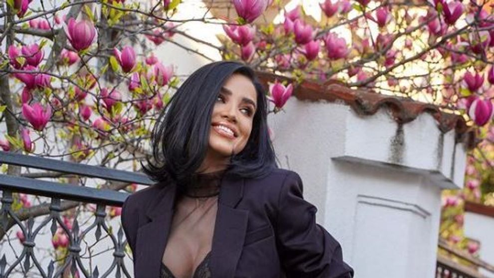 Adelina Pestrițu: 