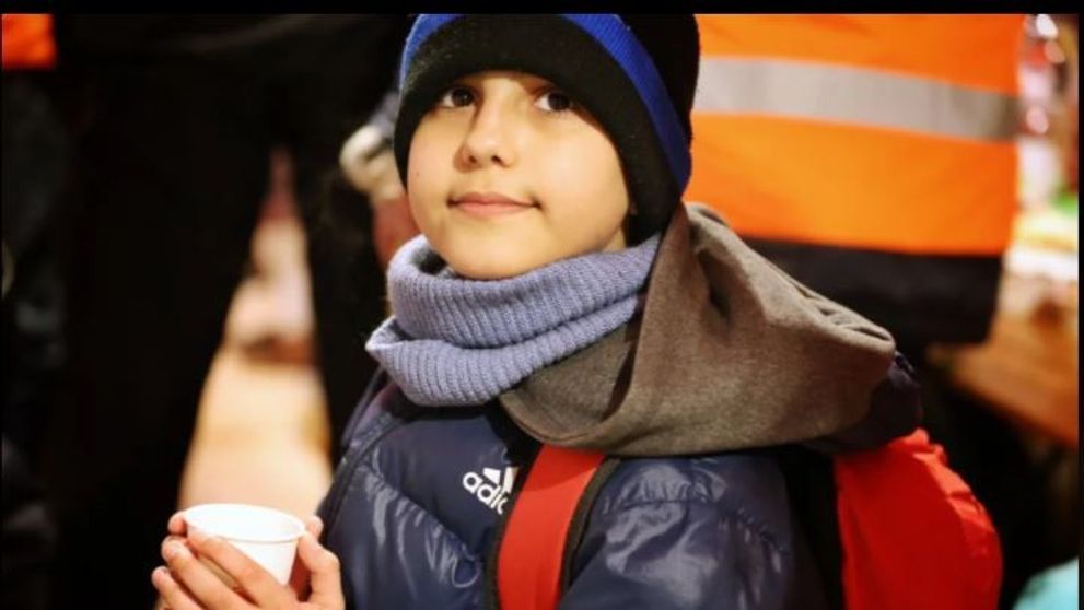 Un băiețel refugiat, de 11 ani,  a călătorit singur 965 de km, până în Slovacia