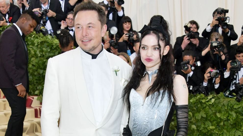 Elon Musk, poză rară cu cel de-al 7-lea copil în brațe. „Al doilea ultim regat”