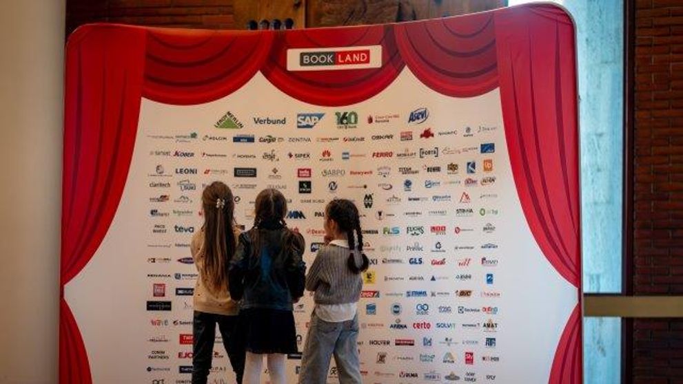 Gala BookLand, un reper pentru excelență în educație și revitalizarea învățământului la sat