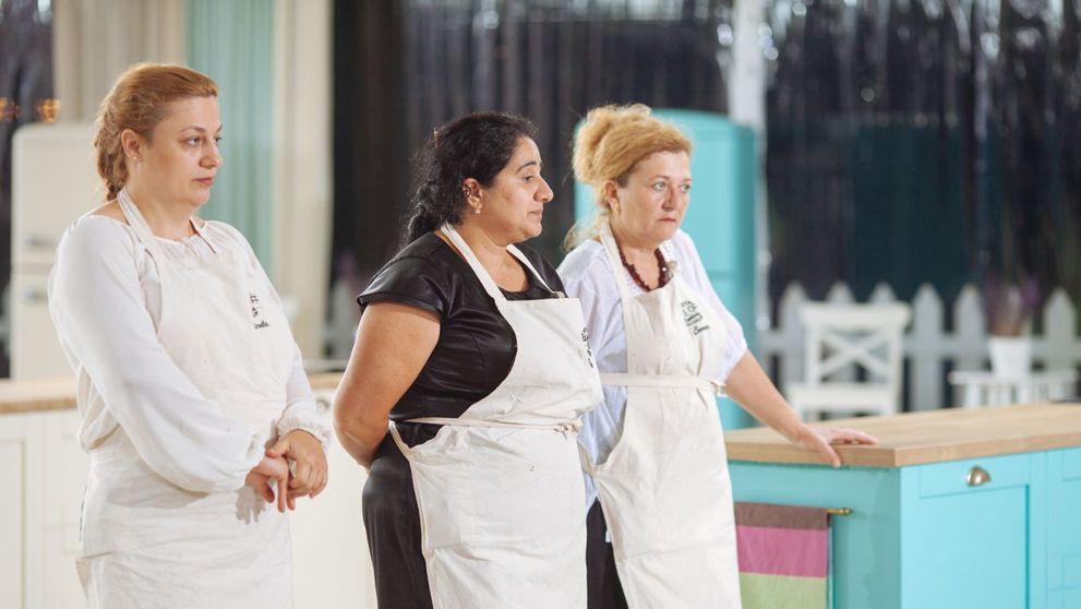 Soarta lor a fost decisa de o prajitura care ne duce cu gandul la copilarie. Cine a parasit cortul Bake Off Romania