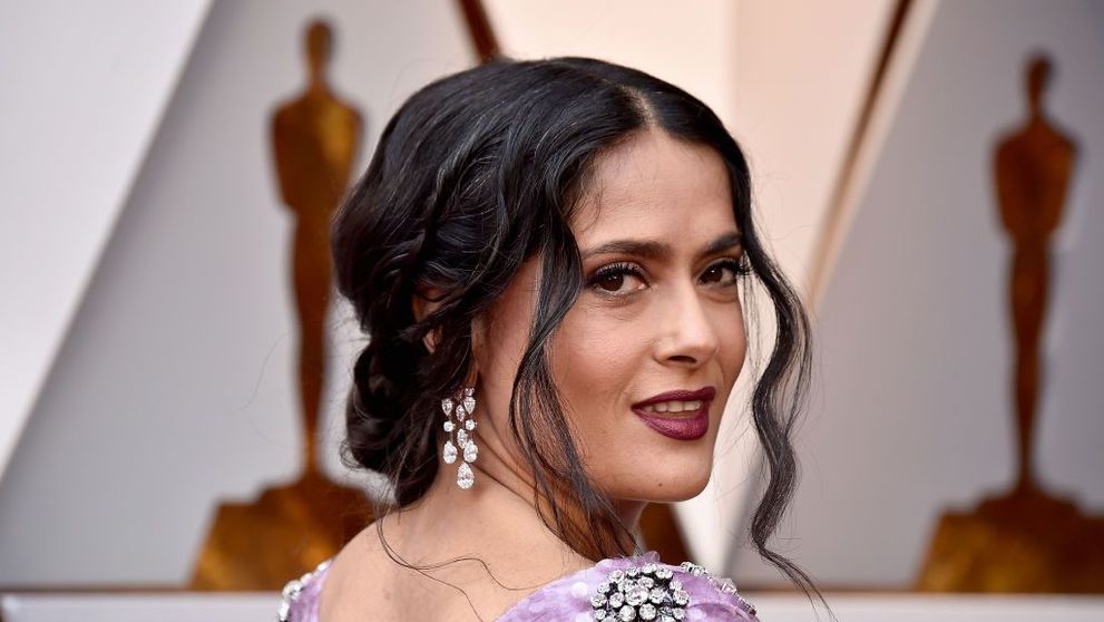 Salma Hayek, fotografie în costum de baie la 55 de ani
