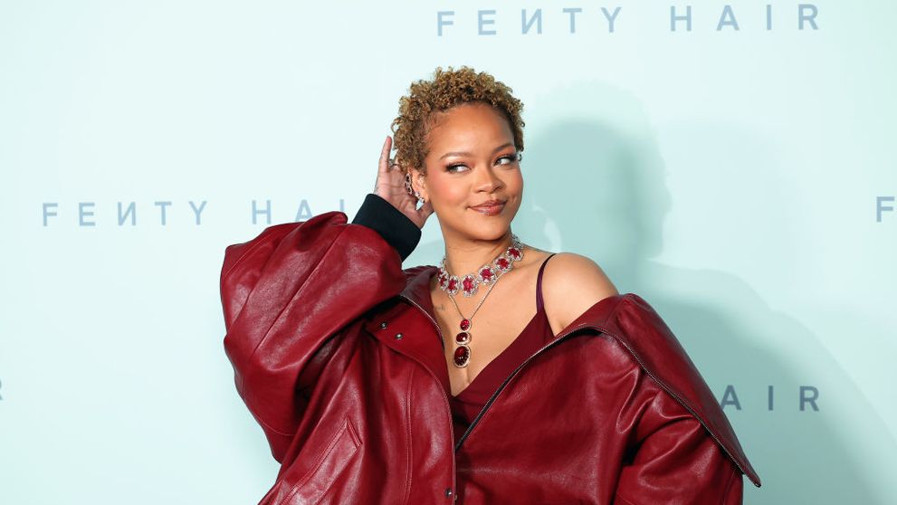 N-ai văzut-o niciodată AȘA: Rihanna, fără perucă sau extensii! Cum arată părul natural al divei