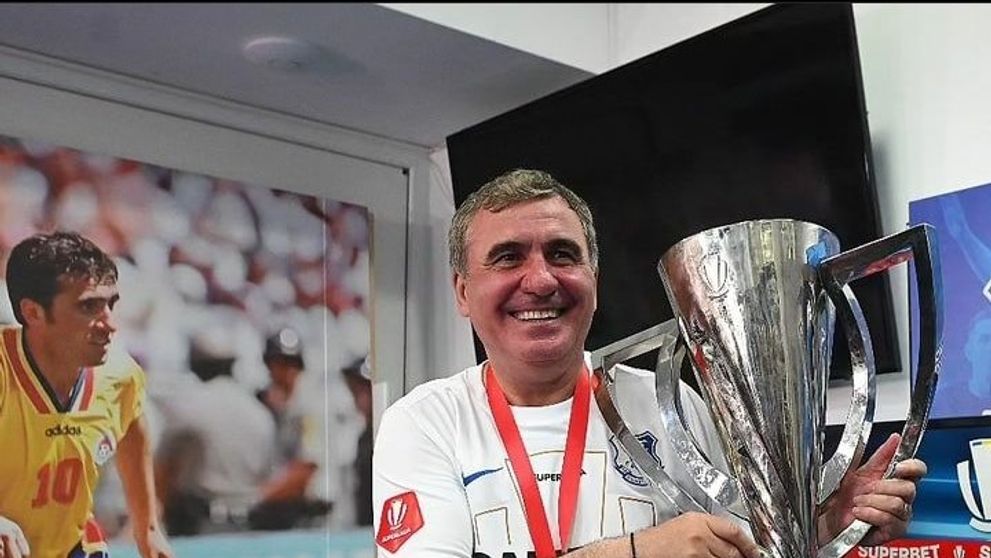 Gică Hagi, decorat cu „Steaua României”, cea mai înaltă distincție a statului român:  Este un model de urmat și o sursă de inspirație pentru toate generațiile