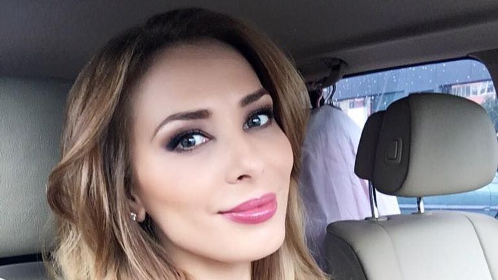 Iulia Vantur i-a hipnotizat pe indieni cand a aparut imbracata asa la o gala. Rochia cu care a impresionat