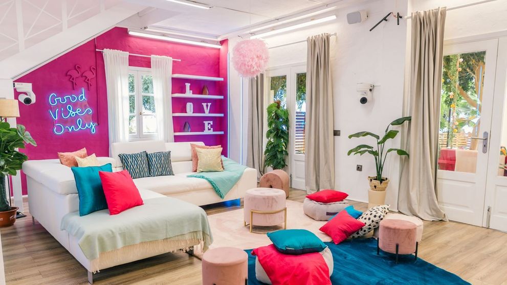 Primul episod Love Island România, pe VOYO, duminică seara! Cum arată vila de lux în care au ajuns concurenții
