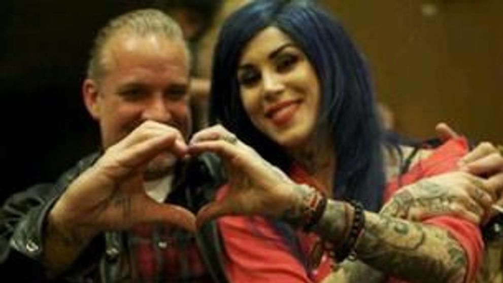 Jesse James, ex sotul Sandrei Bullock, s-a logodit cu Kat Von D FOTO!
