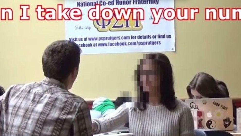 Poti obtine, daca esti faimos, numarul de telefon al oricarei fete? Ce a demonstrat un student care a facut acest experiment