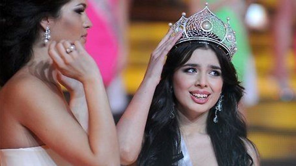 Miss Rusia 2013, in mijlocul unui scandal. Ce a umbrit bucuria frumoasei brunete, la doar cateva ore dupa ce a castigat ravnitul titlu