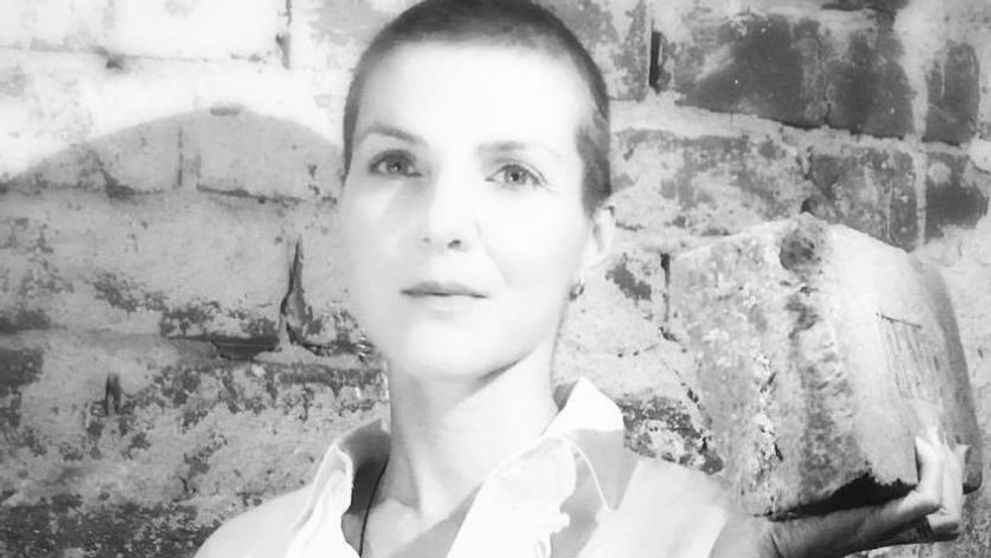 Chris Simion își propune să construiască un teatru din bani privați. Ce eveniment caritabil organizează