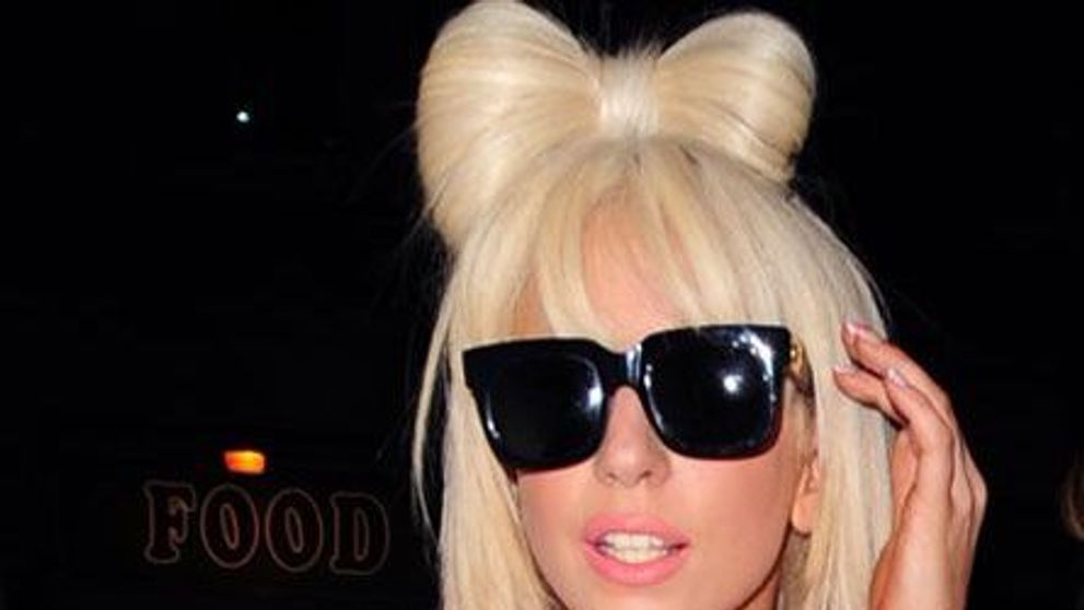 Tinuta cu care Lady Gaga si-a dezamagit fanii: s-a imbracat aproape 
