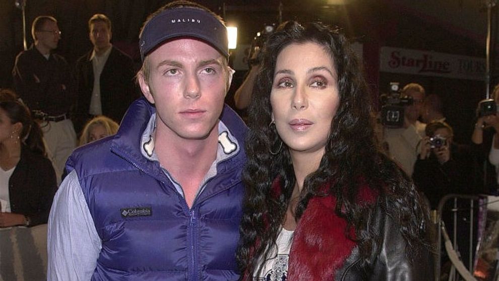 Cher, disperată pentru fiul ei: Elijah Blue Allman, dus la tratament forțat după arestare. Problemele scapă de sub control