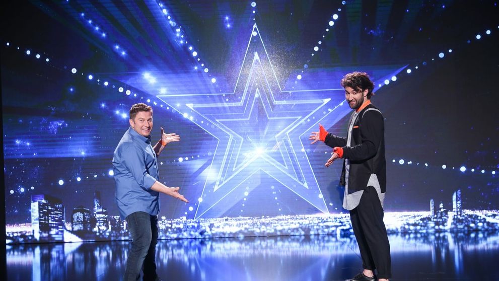 19 februarie vine cu doua premiere pentru Pavel Bartos: Spectacolul Svejk si startul sezonului 6 Romanii au talent!