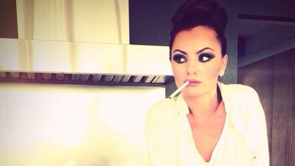 Alexandra Stan se dezbraca de toate secretele. Artista a pozat nud