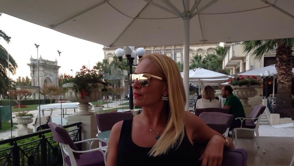 Vica Blochina, imaginea care a ridicat temperatura in termometre. Blondina s-a pozat goala in pat si a publicat imaginea pe o retea de socializare