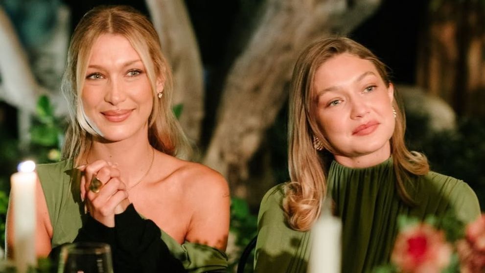 Bella și Gigi Hadid, cu picioarele goale și în rochii verzi până la podea la nunta surorii lor mai mari
