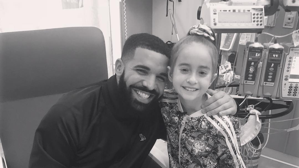 VIDEO Gestul anului! Drake a fugit din turneul său pentru a merge la o fetiță care va suferi un transplant de inimă