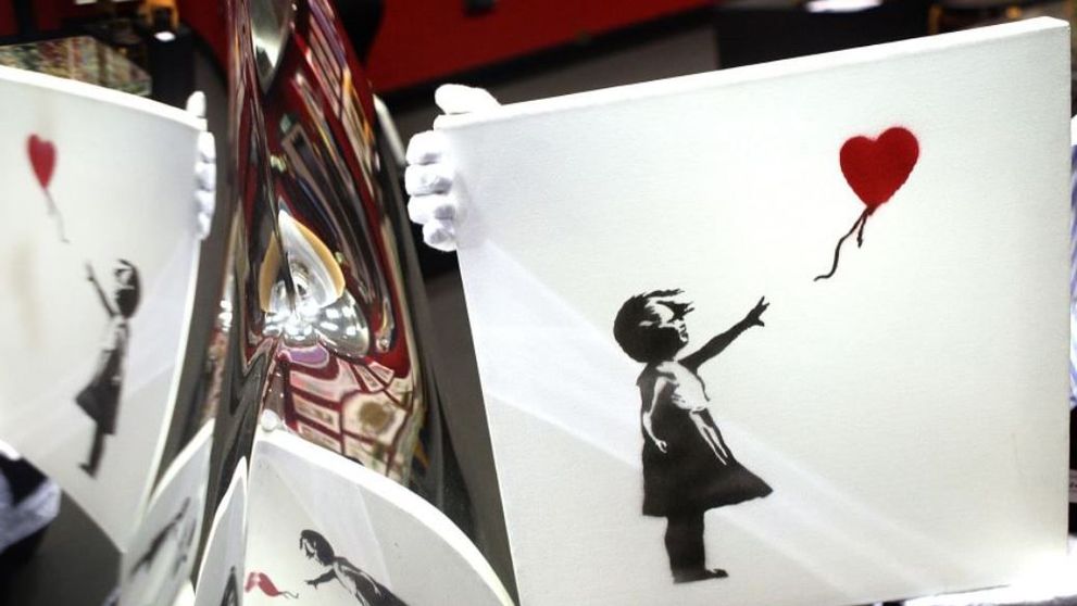 Banksy, artistul anonim care a revoluționat o lume întreagă