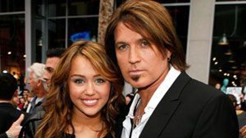 Miley Cyrus, furioasa fiindca tatal ei a criticat serialul 