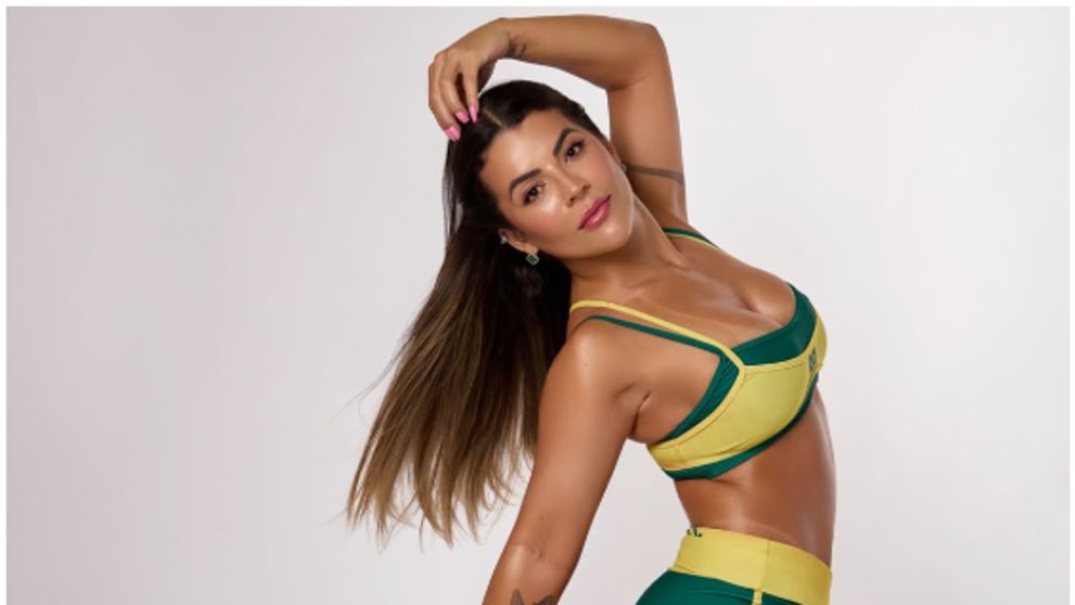 Cum susține Miss Bumbum echipa națională a Braziliei. Rosana Ferreira a încins ringul de dans