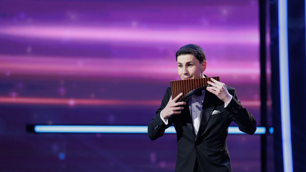 Românii au talent, 17 aprilie 2026. Ciprian Matei, artistul care a cântat la nai o melodie din repertoriul lui Michael Jackson, dar a primit doi de NU