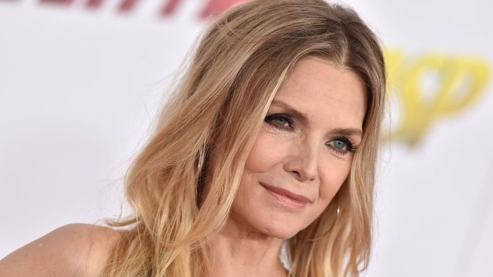 La 60 de ani, Michelle Pfeiffer și-a făcut cont pe Instagram. Prima imagine postată este legendară