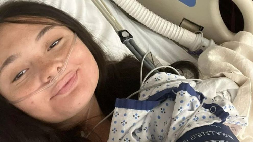 O tânără a aflat că suferă de o boală gravă după ce s-a confruntat cu dureri de stomac. Ce au descoperit medicii: „Nu credeam că..”