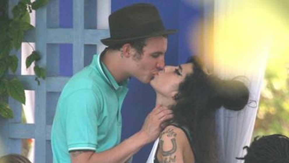 Cat ii cerea fostul sot a lui Amy Winehouse pe un sarut
