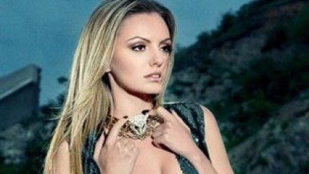 Alexandra Stan a implinit 24 de ani. Cum arata la 15 ani, cand visa sa devina Miss si participa la diferite show-uri muzicale
