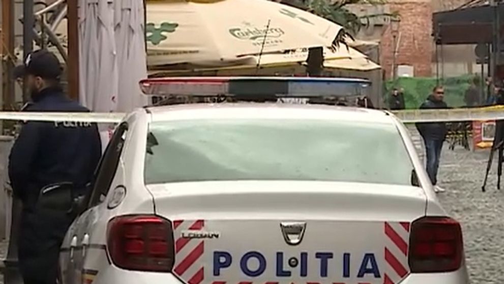O tânără de 25 de ani a fost găsită într-o baltă de sânge, într-o scară de bloc din Centrul Vechi al Bucureștiului