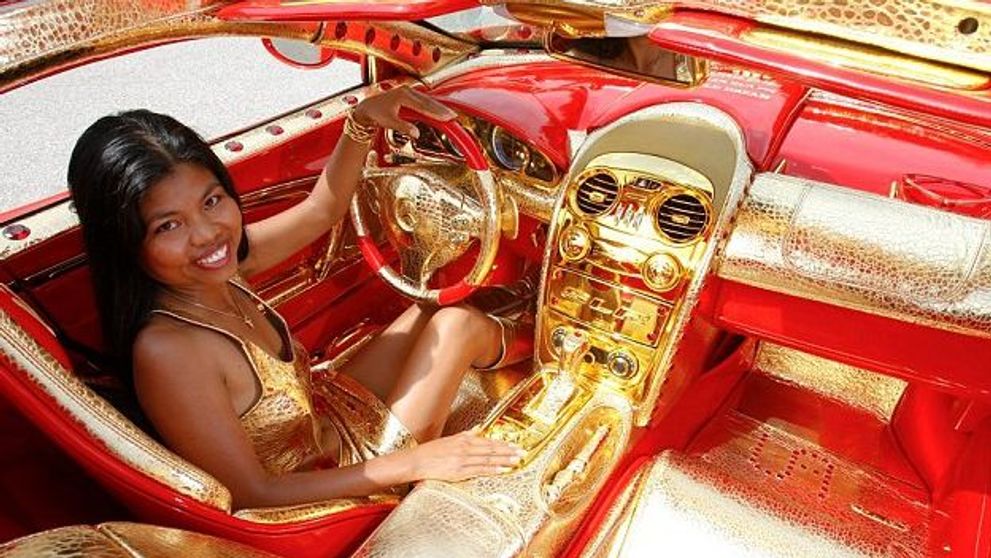 Cele mai penibile fite: Ferrari poleit cu aur, Volkswagen cu gene false sau Logan roz. Fotografii care te fac sa izbucnesti in ras