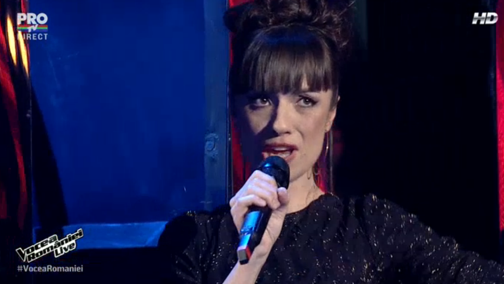 Antrenorii s-au intrecut in felicitari. Ruxandra Anania a impresionat in primul show LIVE Vocea Romaniei