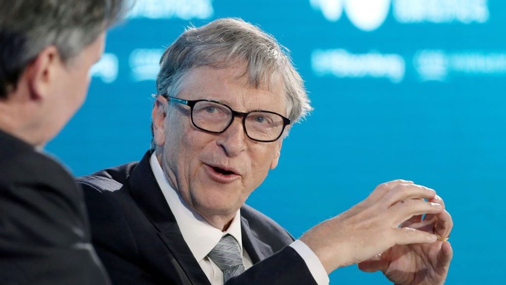 Bill Gates, despre teoriile care susțin că el urmărește microciparea oamenilor: „Sunt atât de stupide”