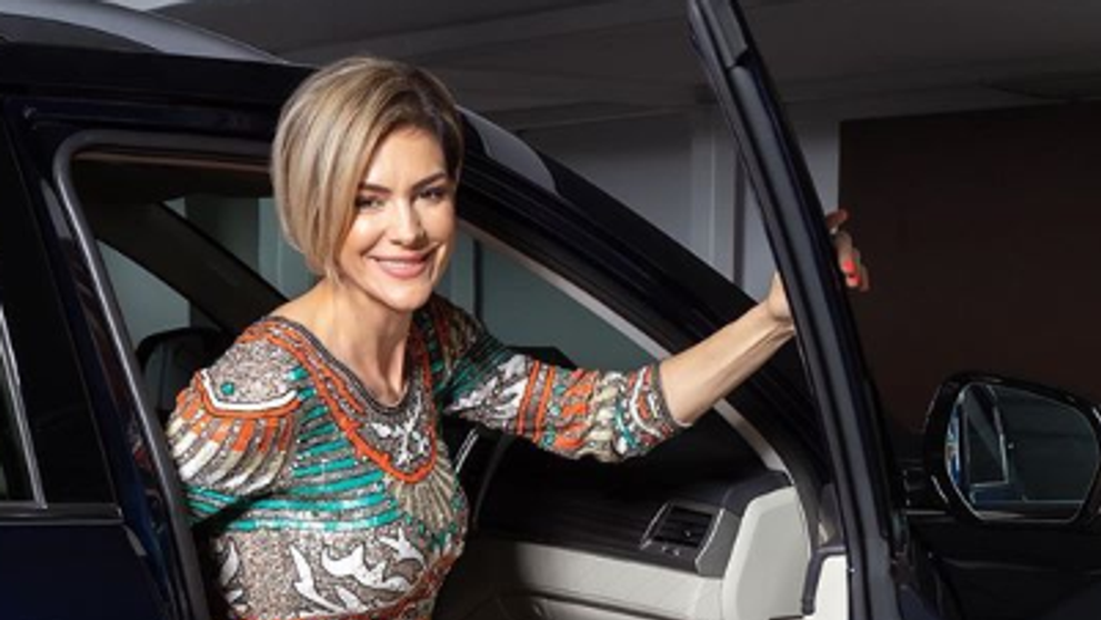 Roxana Ciuhulescu, înaltă cât bradul de Crăciun: “Mi-am luat și eu un brăduț de 2,2 m”