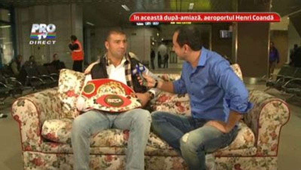 Lucian Bute a fost asteptat de Happylica la aeroportul Otopeni!