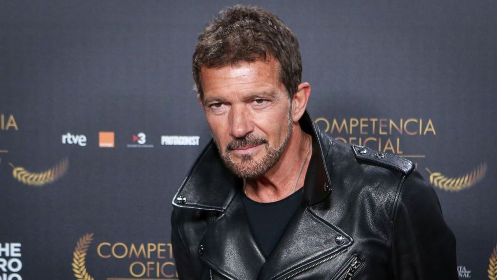 Antonio Banderas și iubita lui, apariție stylish la un eveniment din Marbella