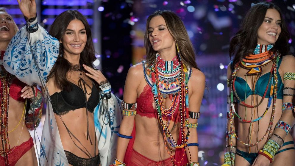 Cine este cel mai bine plătit model Victoria’s Secret. Suma impresionantă pe care o câștigă anual