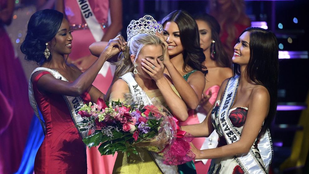 Au ales Miss Teen USA din 5 finaliste identice. Cum arata blondele invinse si care e motivul pentru care castigatoarei i s-a cerut sa renunte la titlu