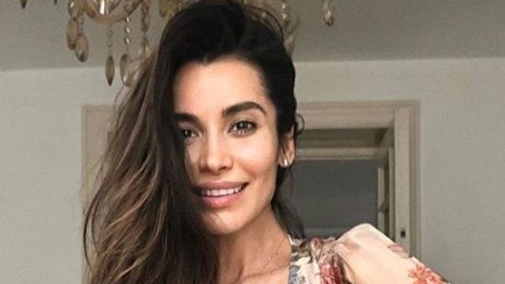 Lili Sandu în costum de baie, după ce a dezvăluit că s-a îngrășat 18 kg. Cum arată în luna a 8-a de sarcină
