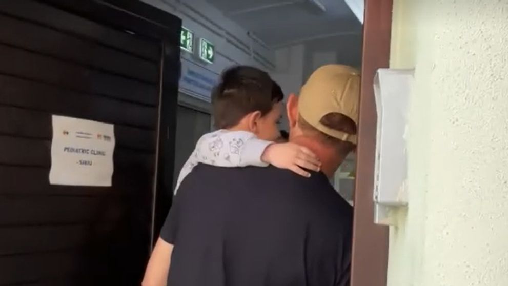 Alex, băiețelul de 5 ani care a dispărut aproape două zile, în pădure, a fost externat! Ce dorință a avut la ieșirea din spital