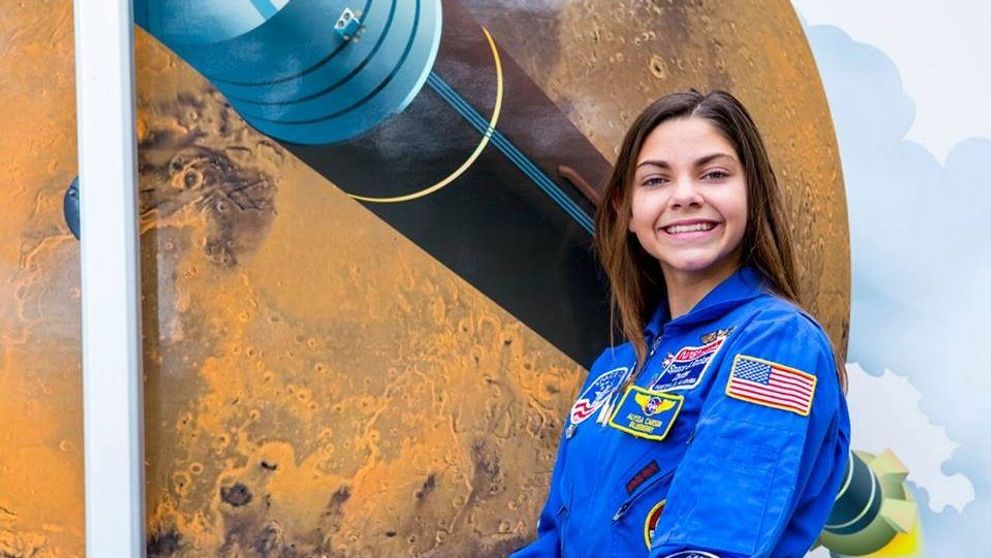 Forget Kim Kardashian! Cea mai tare fată din lume lucrează pentru NASA și are doar 17 ani