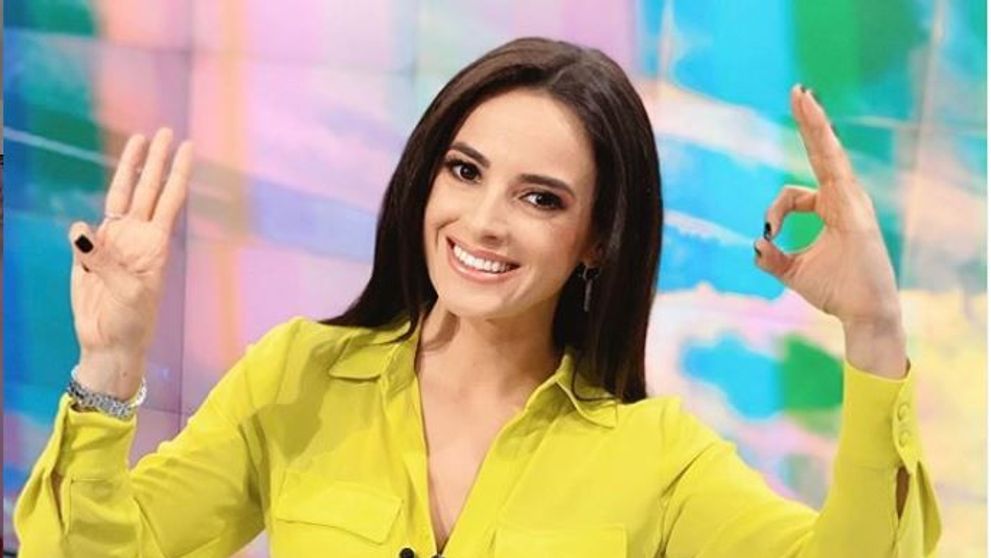 Ramona Păun a acceptat #dollypartonchallenge. Care este poza ei de Tinder