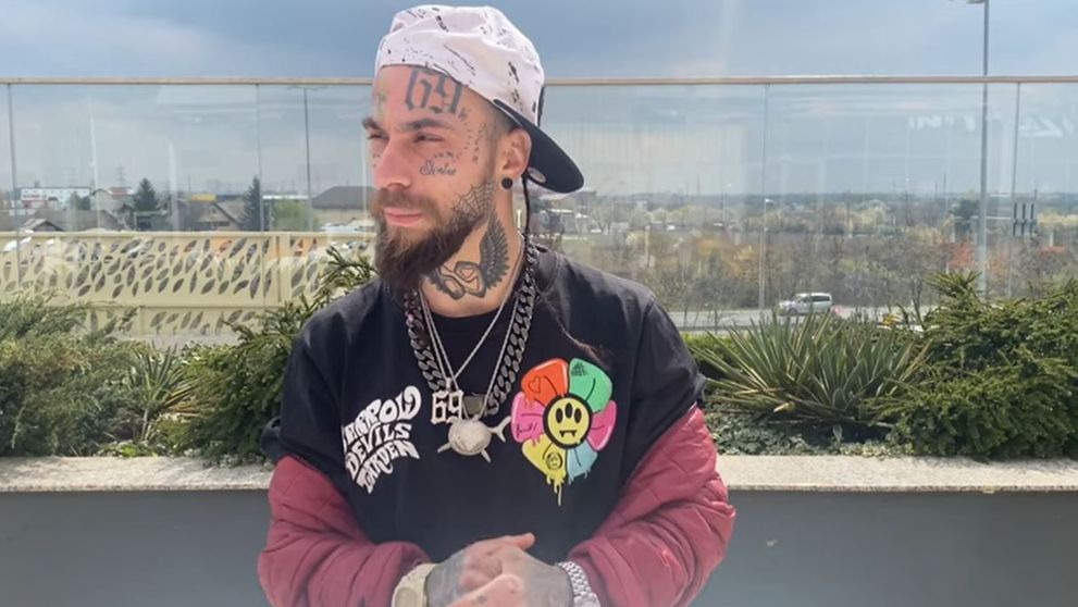 Cine este tânărul care își spune 6ix9ine de România. „Îmi doresc foarte mult să ajung pe scenă”