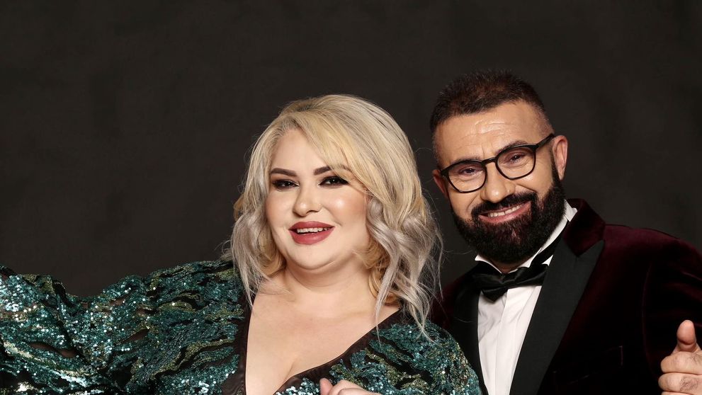 Ioniță de la Clejani, primele declarații după ce a fost luat cu ambulanța de la un spectacol: ”Mi-a fost rău. După ce mă fac bine, o să vorbesc despre asta”. Ce spune Viorica despre cei care l-au filmat pe soțul ei