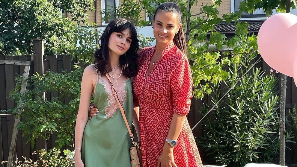Fiica cea mare a Ancăi Serea a împlinit 15 ani. Sarah e copia perfectă a mamei sale