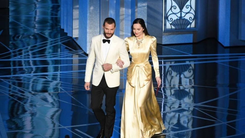 Dakota Johnson si Jamie Dornan, antrenamente mai ceva ca in armata pentru Fifty Shades. La ce au fost supusi