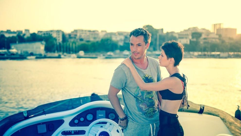 Razvan Fodor are o relatie cu o eleva in filmul #SELFIE